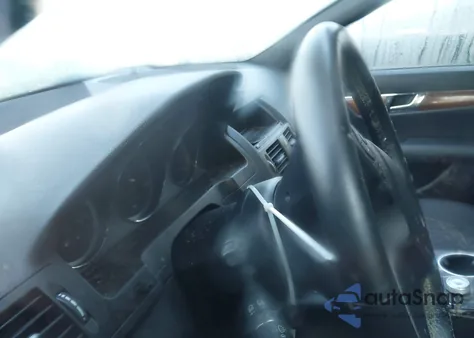 2010 Mercedes-Benz C 300 Luxury 4Matic/Sport 4Matic из США, поврежденный, VIN WDDGF8BB1AF491709